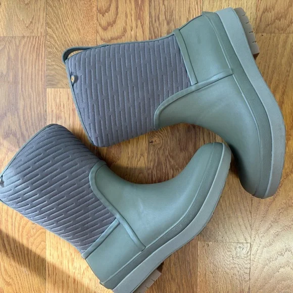 Women's Bogs Winter Boots - Picture 2 of 7